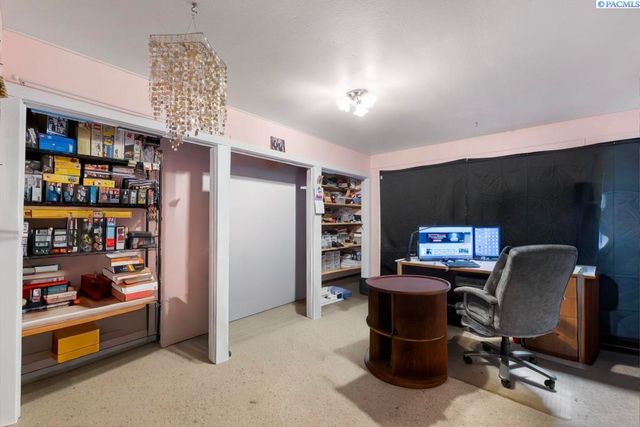 105 S Howard St, Tekoa, WA 99033