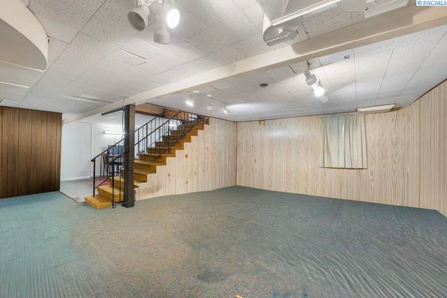 105 S Howard St, Tekoa, WA 99033