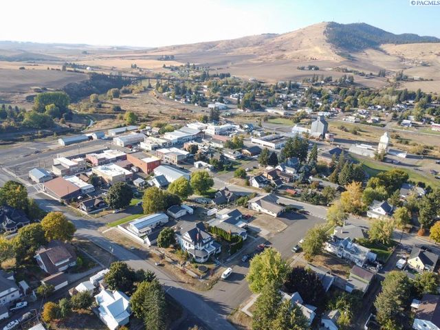 105 S Howard St, Tekoa, WA 99033