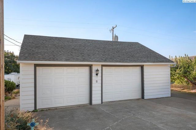 105 S Howard St, Tekoa, WA 99033