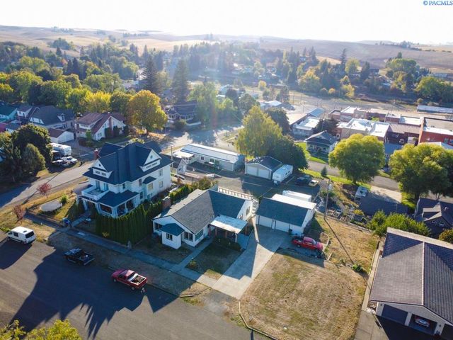 105 S Howard St, Tekoa, WA 99033