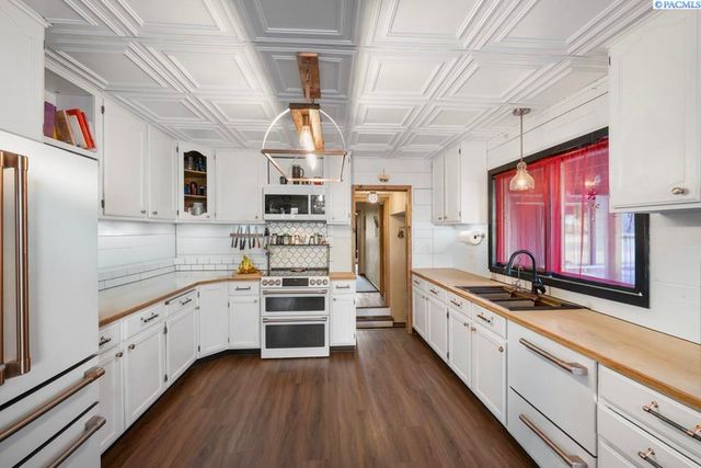 105 S Howard St, Tekoa, WA 99033