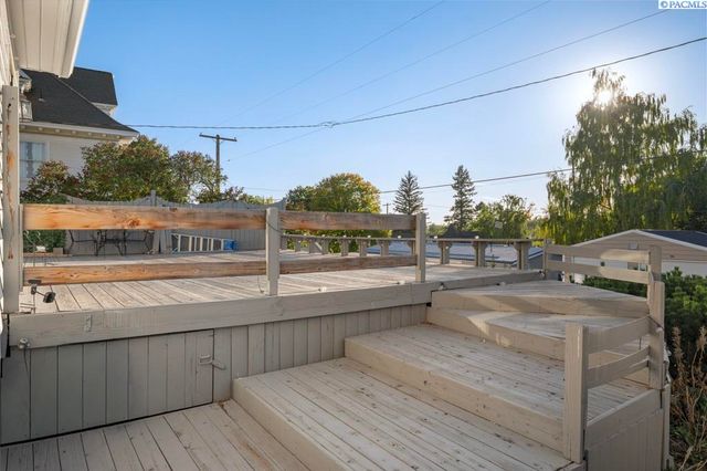 105 S Howard St, Tekoa, WA 99033