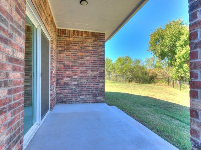 729 SE 37 Street, Newcastle, OK 73065