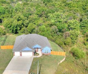 729 SE 37 Street, Newcastle, OK 73065