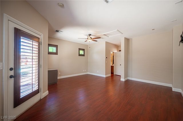 5832 Farnsworth Pond Avenue, Las Vegas, NV 89130