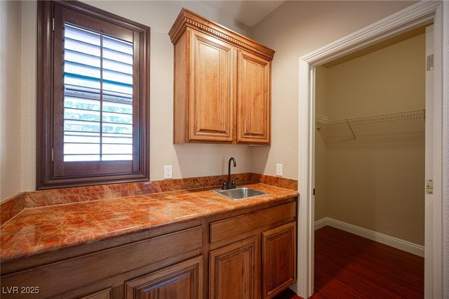 5832 Farnsworth Pond Avenue, Las Vegas, NV 89130