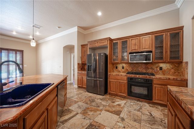 5832 Farnsworth Pond Avenue, Las Vegas, NV 89130