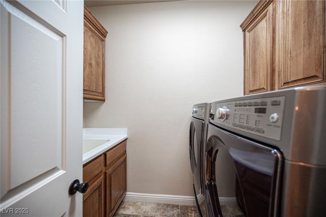 5832 Farnsworth Pond Avenue, Las Vegas, NV 89130