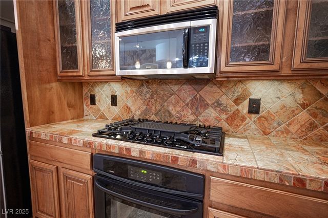 5832 Farnsworth Pond Avenue, Las Vegas, NV 89130