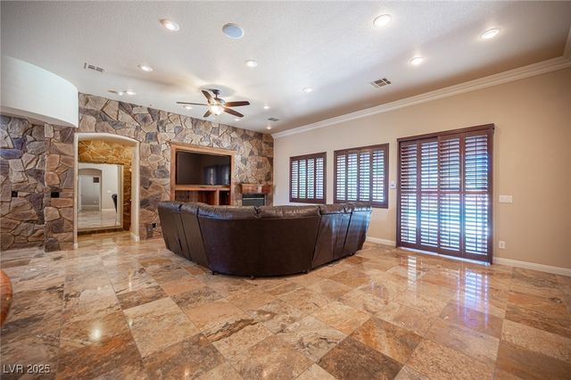 5832 Farnsworth Pond Avenue, Las Vegas, NV 89130