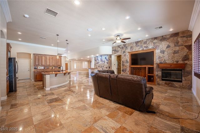 5832 Farnsworth Pond Avenue, Las Vegas, NV 89130