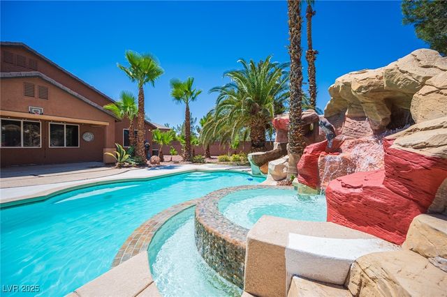 5832 Farnsworth Pond Avenue, Las Vegas, NV 89130