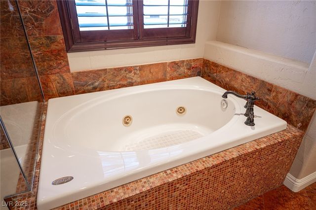 5832 Farnsworth Pond Avenue, Las Vegas, NV 89130