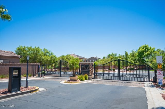 5832 Farnsworth Pond Avenue, Las Vegas, NV 89130