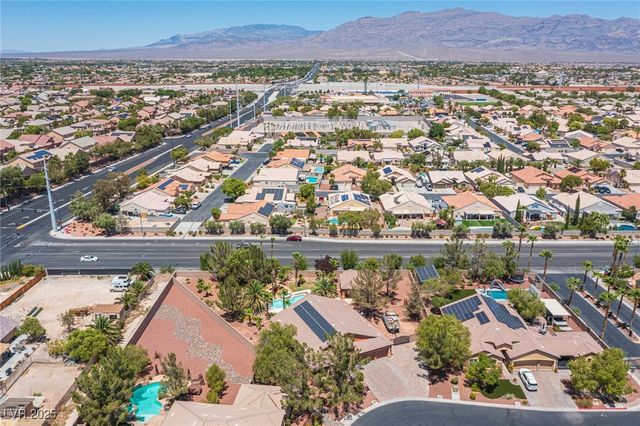 5832 Farnsworth Pond Avenue, Las Vegas, NV 89130