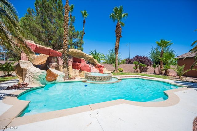 5832 Farnsworth Pond Avenue, Las Vegas, NV 89130