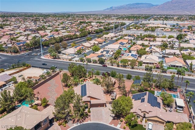 5832 Farnsworth Pond Avenue, Las Vegas, NV 89130