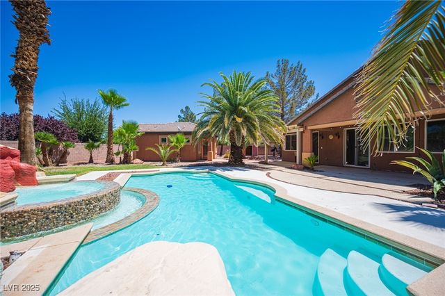 5832 Farnsworth Pond Avenue, Las Vegas, NV 89130