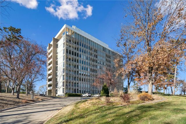 2222 1st Avenue NE 307, Cedar Rapids, IA 52402