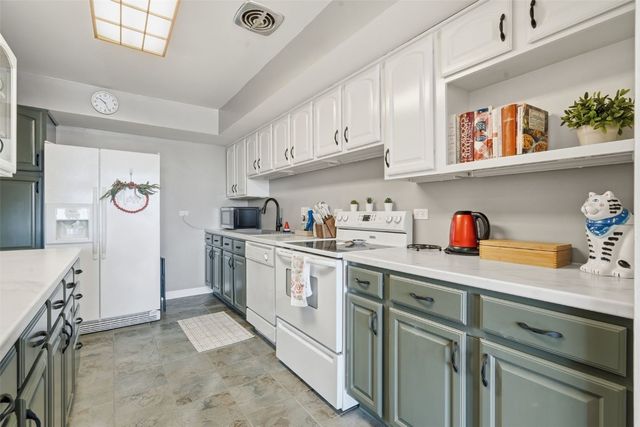 2222 1st Avenue NE 307, Cedar Rapids, IA 52402