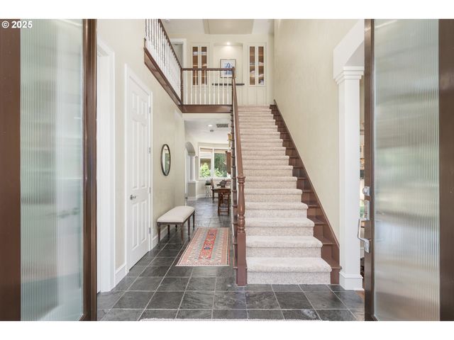 2808 EDGEWATER Dr, Eugene, OR 97401