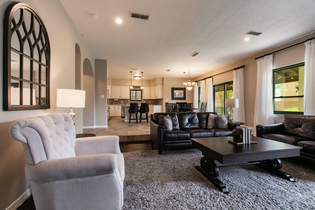 9808 Chantilly Road NW, Albuquerque, NM 87114