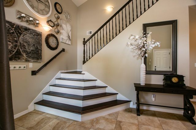 9808 Chantilly Road NW, Albuquerque, NM 87114