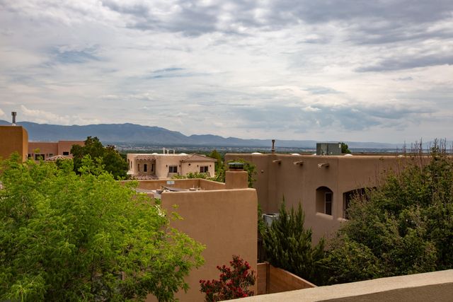 9808 Chantilly Road NW, Albuquerque, NM 87114