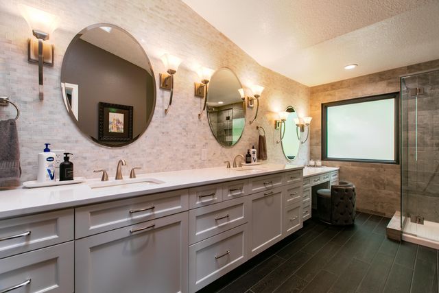 9808 Chantilly Road NW, Albuquerque, NM 87114