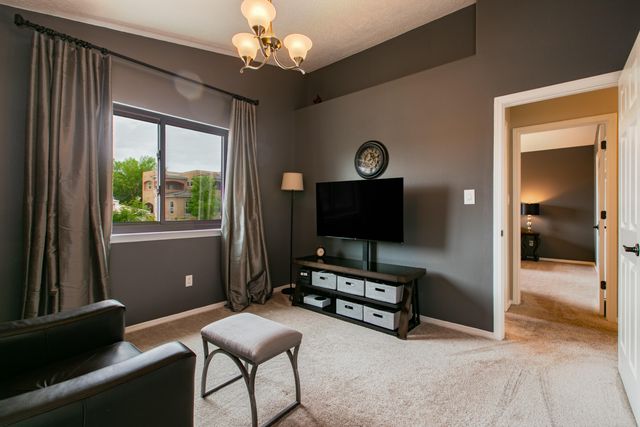 9808 Chantilly Road NW, Albuquerque, NM 87114