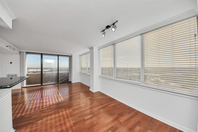 3525 Sage Road 1503, Houston, TX 77056