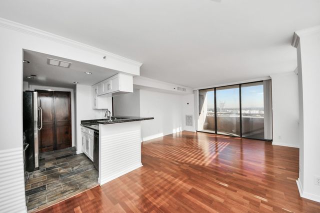 3525 Sage Road 1503, Houston, TX 77056