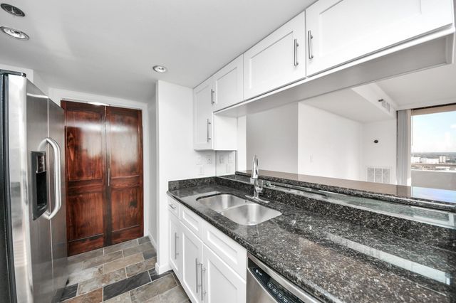 3525 Sage Road 1503, Houston, TX 77056