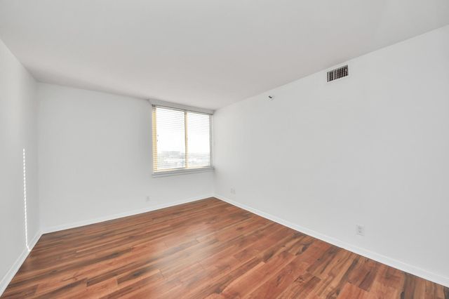 3525 Sage Road 1503, Houston, TX 77056