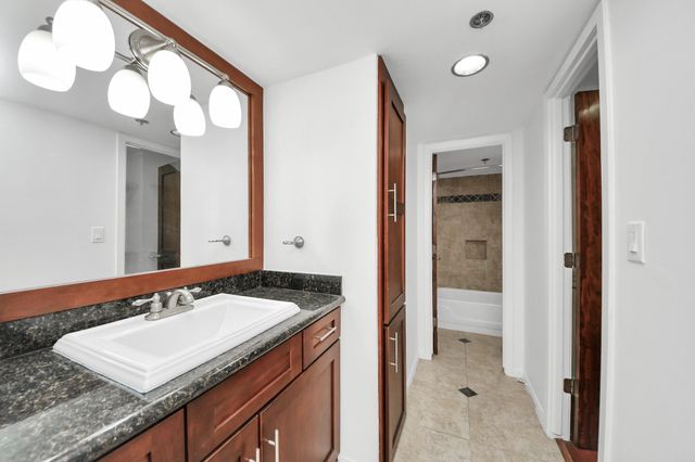 3525 Sage Road 1503, Houston, TX 77056