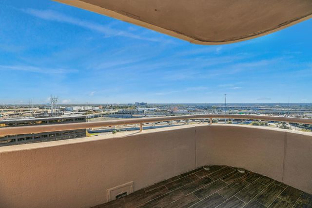 3525 Sage Road 1503, Houston, TX 77056