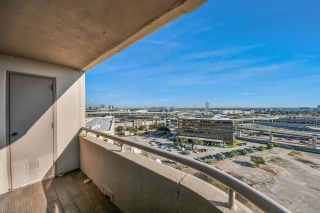 3525 Sage Road 1503, Houston, TX 77056