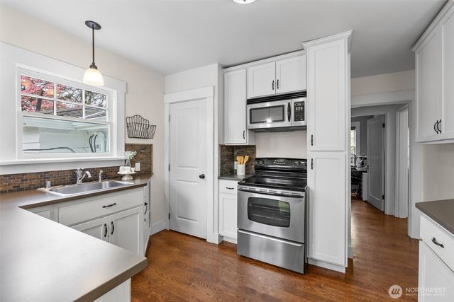 8325 Mountain Avenue SE, Snoqualmie, WA 98065