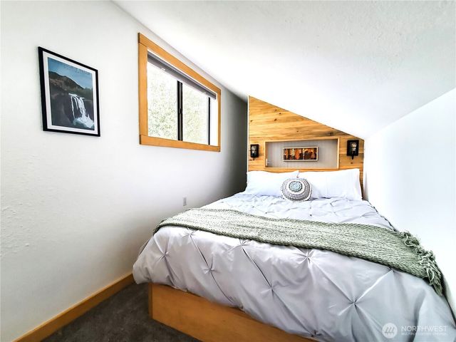 8325 Mountain Avenue SE, Snoqualmie, WA 98065