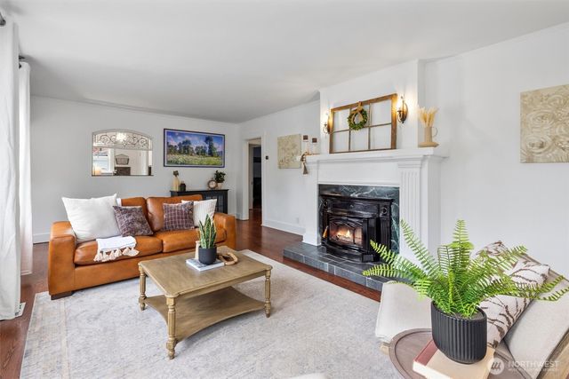 8325 Mountain Avenue SE, Snoqualmie, WA 98065