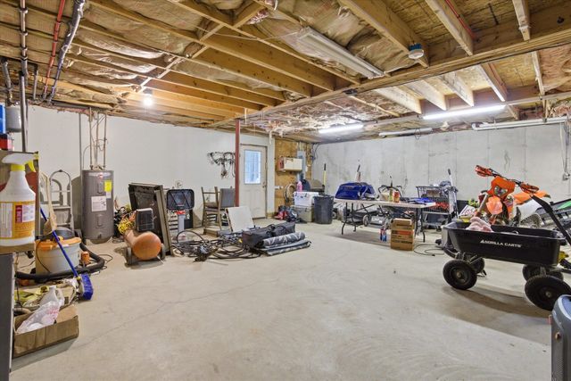 77 Second NH Turnpike, Hillsborough, NH 03244