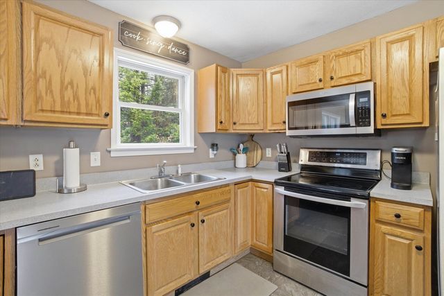 77 Second NH Turnpike, Hillsborough, NH 03244