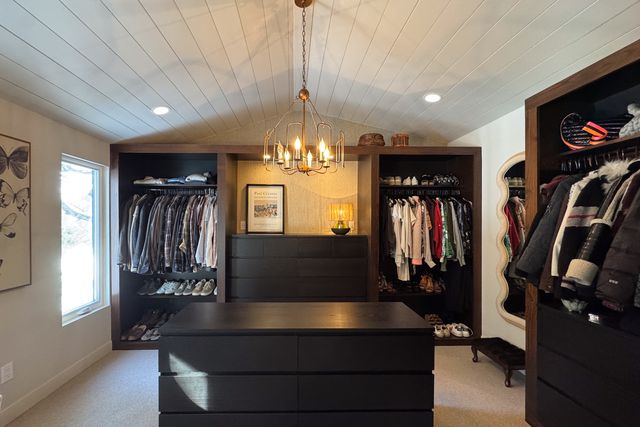 6811 W Gate Road, Roscoe, IL 61073