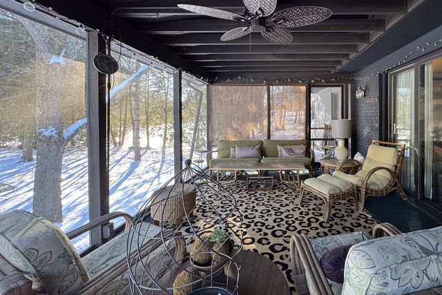 6811 W Gate Road, Roscoe, IL 61073