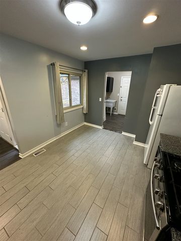 34574 Maple Lane, Sterling Heights, MI 48312