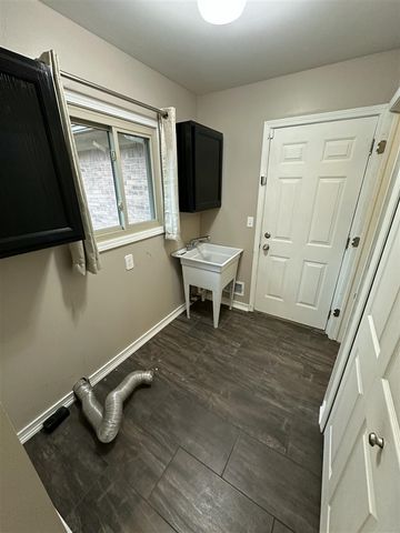 34574 Maple Lane, Sterling Heights, MI 48312