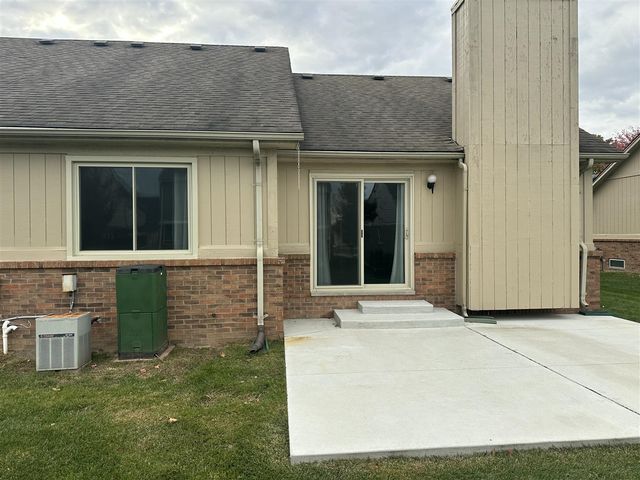 34574 Maple Lane, Sterling Heights, MI 48312