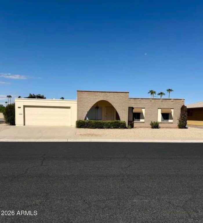 14202 N LAKEFOREST Drive, Sun City, AZ 85351