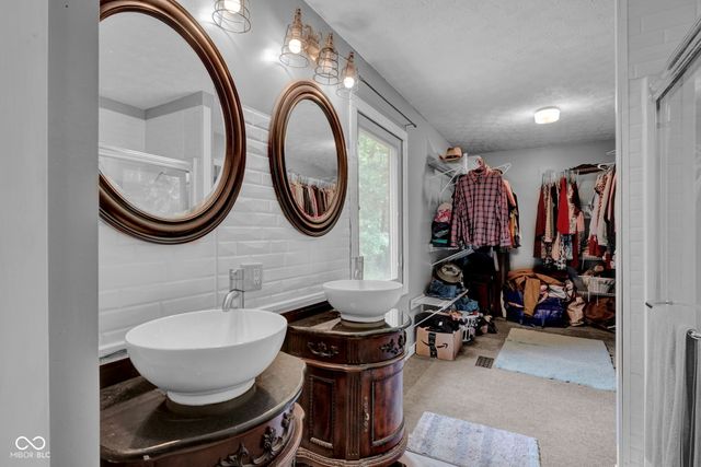 6774 S Becks Grove Road, Freetown, IN 47235